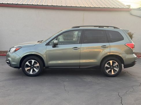 Used 2017 Subaru Forester 2.5i Premium w/ All-Weather Package image 3