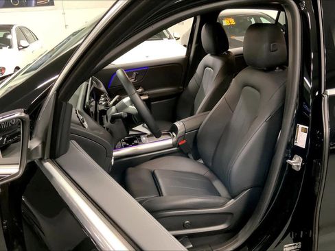 Used 2025 Mercedes-Benz GLA 250 image 7