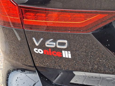 Used 2020 Volvo V60 T5 Cross Country AWD/4WD image 29