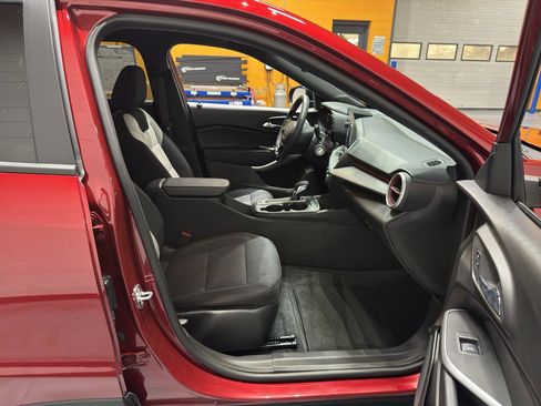 Used 2024 Chevrolet Trax RS image 16