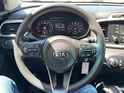 Used 2016 Kia Sorento L FWD image 10