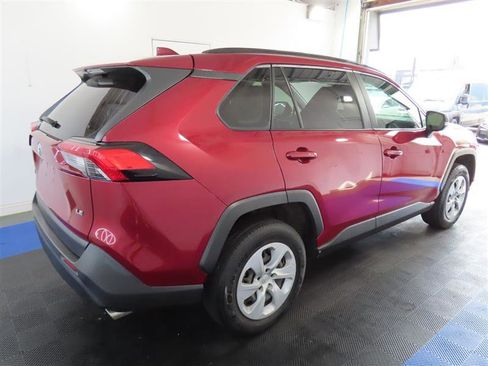 Used 2021 Toyota RAV4 LE FWD image 15