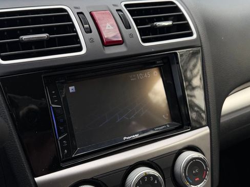 Used 2017 Subaru Crosstrek 2.0i Premium w/ Moonroof Package image 21