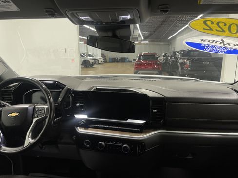 Used 2022 Chevrolet Silverado 1500 LT image 22