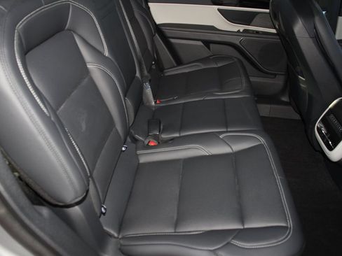 Certified 2025 Lincoln Nautilus Premier AWD/4WD image 20