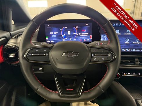 Used 2024 Chevrolet Equinox EV RS w/ LPO, Trailering Package FWD image 18