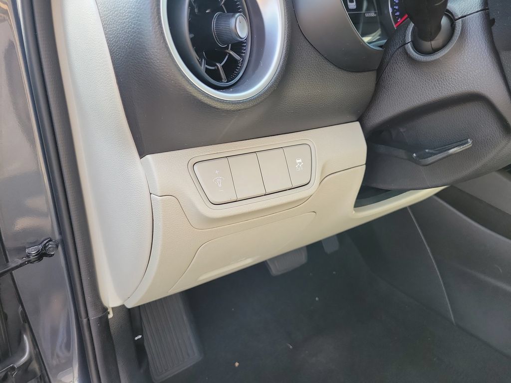 Used 2023 Kia Forte LXS FWD image 25