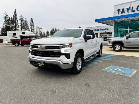 Used 2023 Chevrolet Silverado 1500 LT image 3