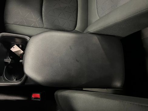 Used 2025 Toyota RAV4 XLE AWD/4WD image 25