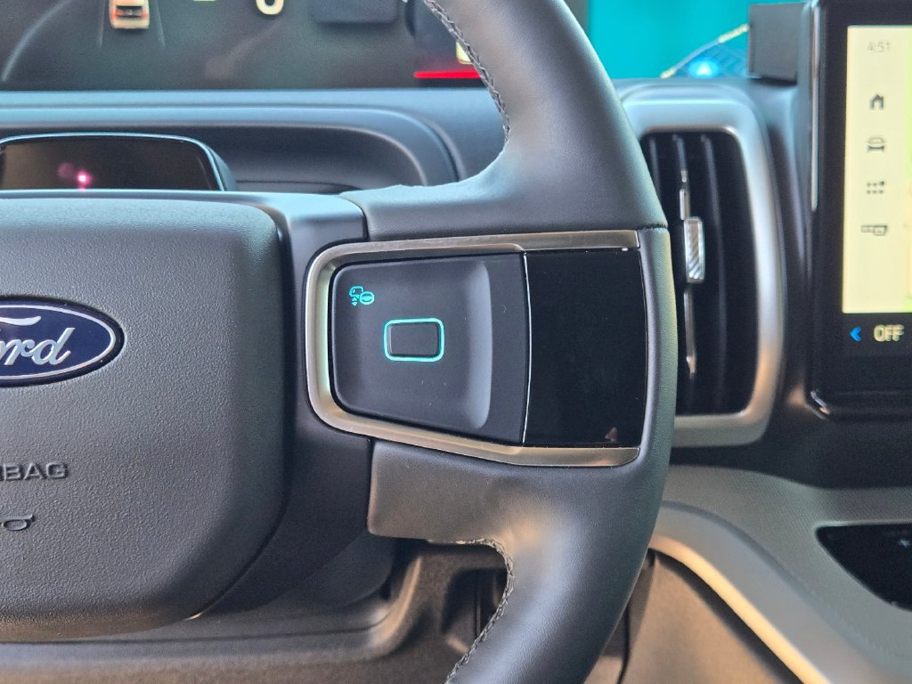 Used 2026 Ford Expedition Active RWD image 27