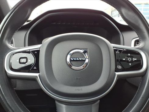 Used 2021 Volvo XC90 T6 Momentum w/ Protection Package Premier image 23