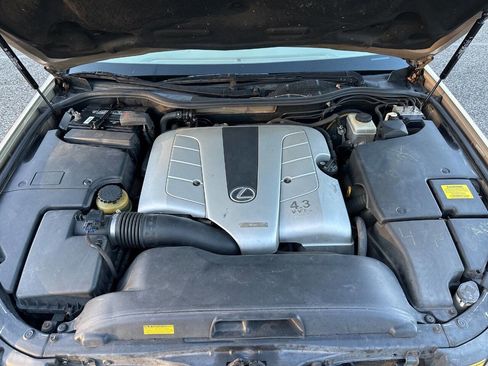 Used 2001 Lexus LS 430 image 32