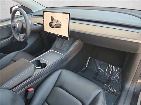 Used 2025 Tesla Model Y Long Range AWD/4WD image 27