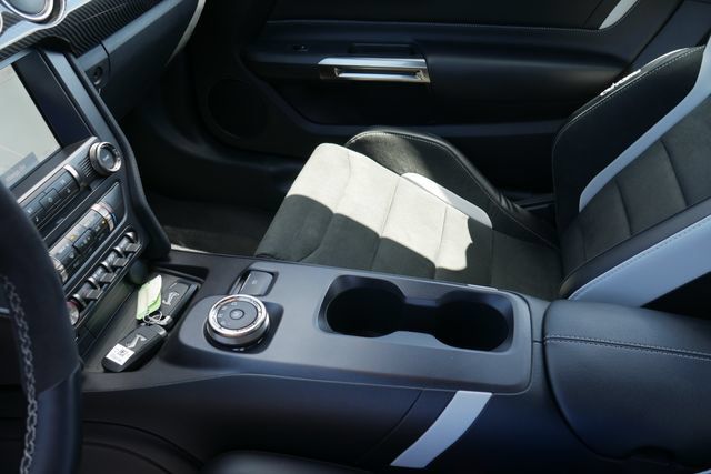 Used 2022 Ford Mustang Shelby GT500 w/ Carbon Fiber Track Pack RWD image 26
