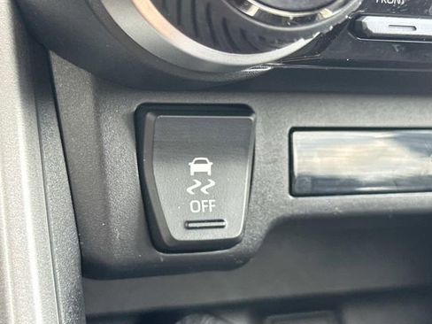 Used 2025 Toyota RAV4 XLE image 25