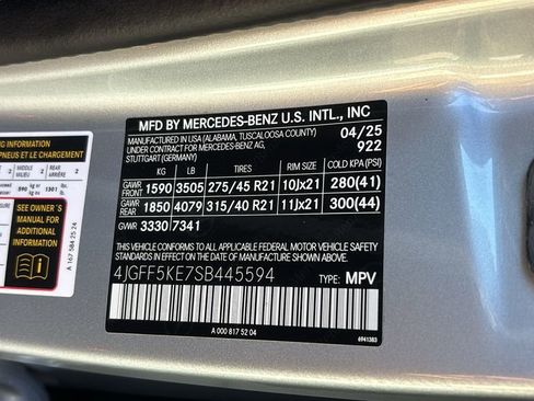 Used 2025 Mercedes-Benz GLS 450 4MATIC image 34
