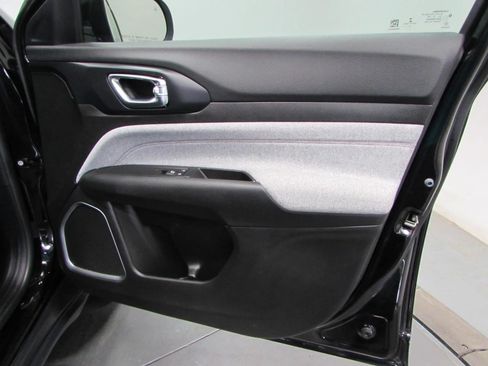 Used 2022 Jeep Compass Latitude AWD/4WD image 16