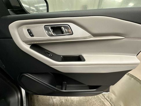 New 2026 Ford Explorer Active w/ Active Comfort Package image 24