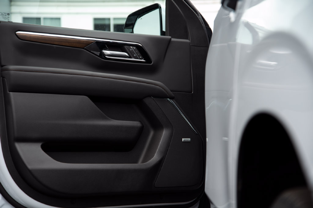 New 2026 Chevrolet Tahoe High Country AWD/4WD image 9