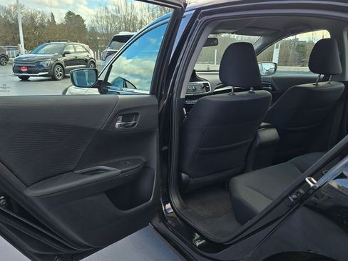 Used 2016 Honda Accord LX image 19