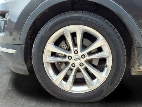 Used 2018 Ford Explorer Limited w/ Equipment Group 301A FWD image 8