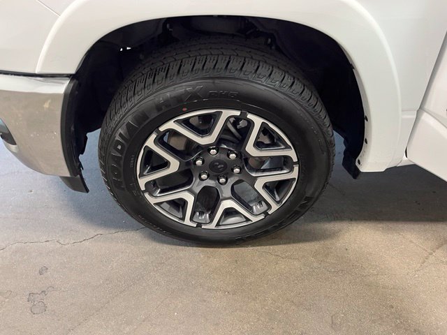 Used 2025 RAM 1500 Laramie AWD/4WD image 31