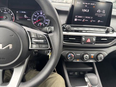 Used 2023 Kia Forte LXS image 17