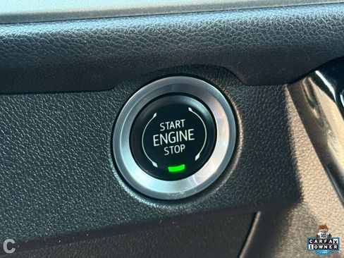 Used 2024 Chevrolet Traverse LT FWD image 24