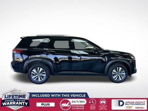 Used 2025 Nissan Pathfinder SL image 2