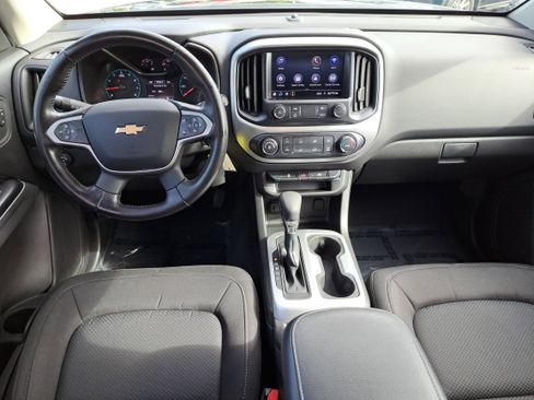 Used 2022 Chevrolet Colorado LT w/ LT Convenience Package image 7