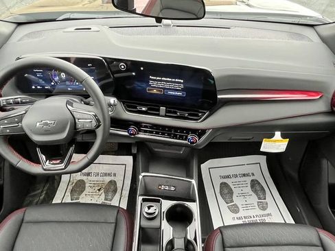 New 2026 Chevrolet Equinox RS w/ Convenience Package III AWD/4WD image 9