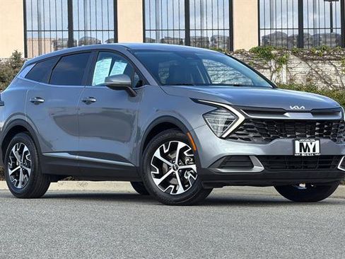 Used 2024 Kia Sportage EX image 2