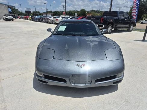 Used 2004 Chevrolet Corvette Coupe w/ Roof Package RWD image 3