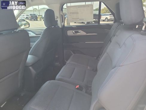 New 2025 Ford Explorer Active image 28