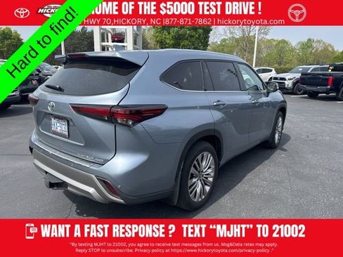 Used 2024 Toyota Highlander Platinum image 3
