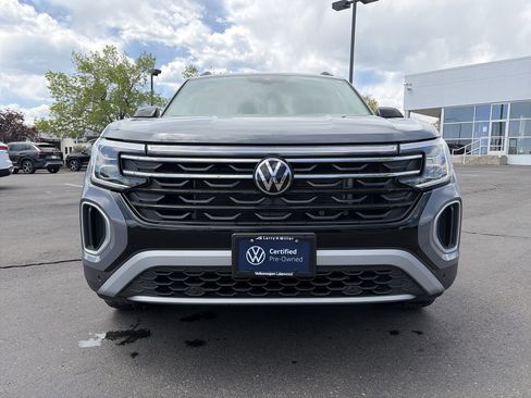 Used 2024 Volkswagen Atlas Peak Edition SE AWD/4WD image 2