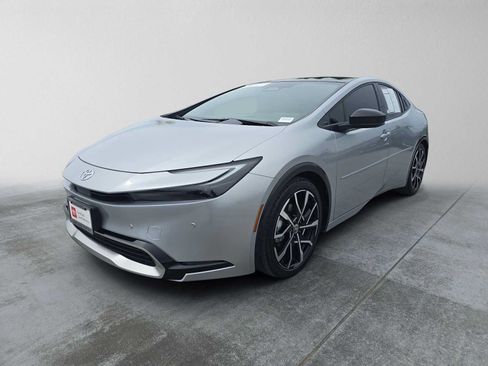 Certified 2026 Toyota Prius Plug-In Hybrid FWD image 3