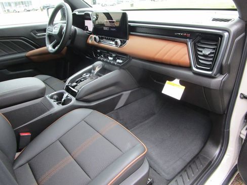 New 2026 GMC Canyon AT4 image 19