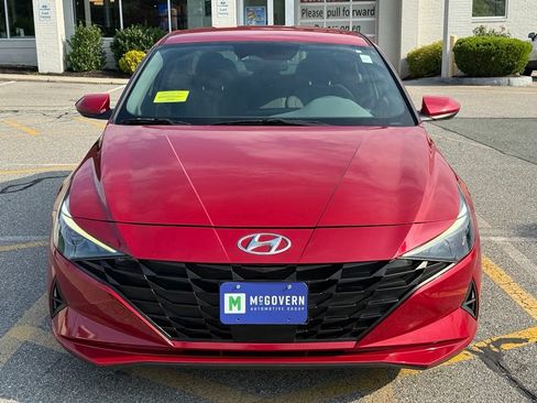 Used 2022 Hyundai Elantra SEL w/ Convenience Package FWD image 9