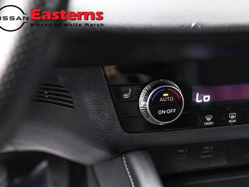 Used 2024 Mitsubishi Outlander AWD image 19
