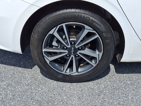 Used 2024 Kia Forte LXS FWD image 9