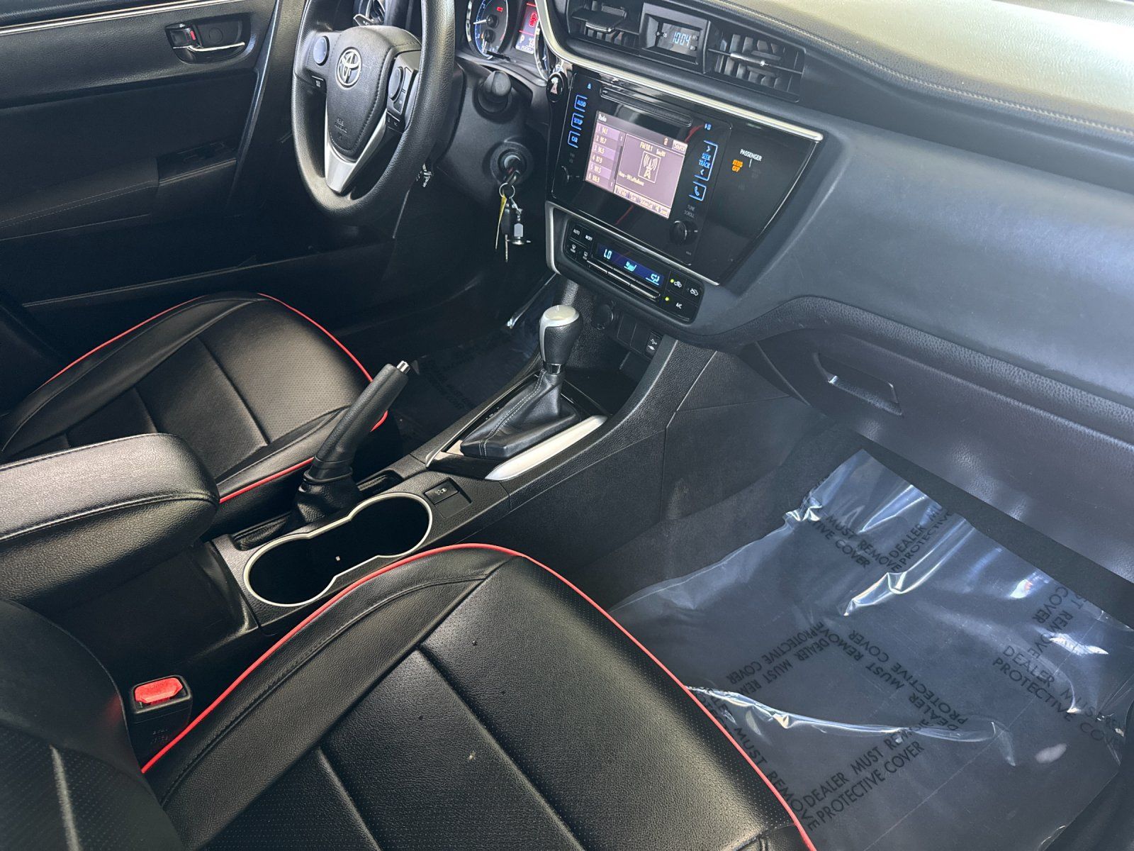 Used 2017 Toyota Corolla LE FWD image 14