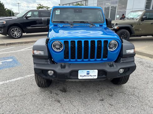 Used 2024 Jeep Wrangler Unlimited Sport AWD/4WD image 9