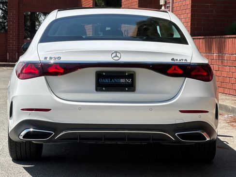 Used 2025 Mercedes-Benz E 350 4MATIC Sedan image 6