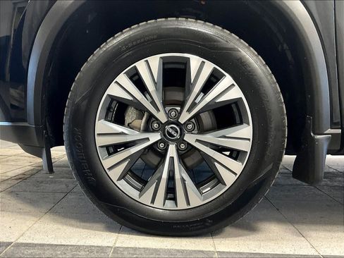 Used 2023 Nissan Rogue SV image 7