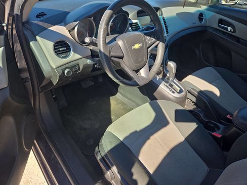 Used 2011 Chevrolet Cruze LS w/ Connectivity Package image 7