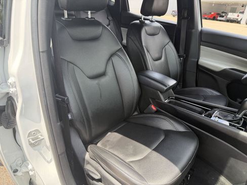 Certified 2025 Jeep Compass Limited AWD/4WD image 20