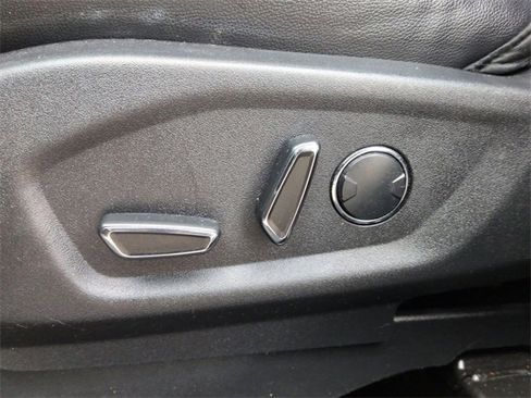 Used 2016 Ford Explorer XLT w/ Equipment Group 202A image 13