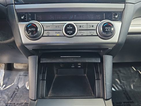 Used 2017 Subaru Outback 2.5i Premium image 25