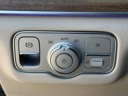 Used 2024 Mercedes-Benz GLE 350 4MATIC image 30